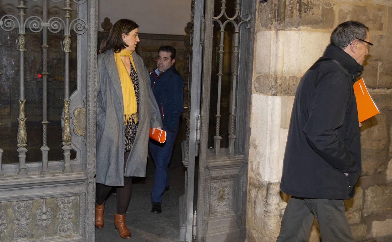 Los alcaldes de Manzanillo, Esguevillas y Valdestillas, a la salida de la reunión, celebrada este viernes en la sede de la Diputación de Valladolid. 