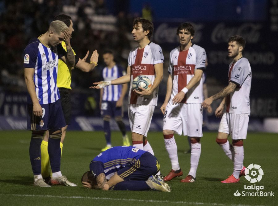 Fotos: Partido entre la Ponferradina y el Huesca