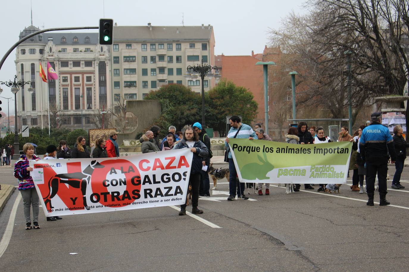 Fotos: Manifestación en contra de la caza con galgos en León