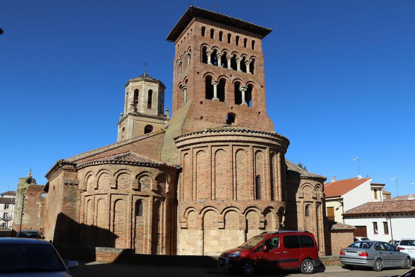 Iglesia de San Tirso