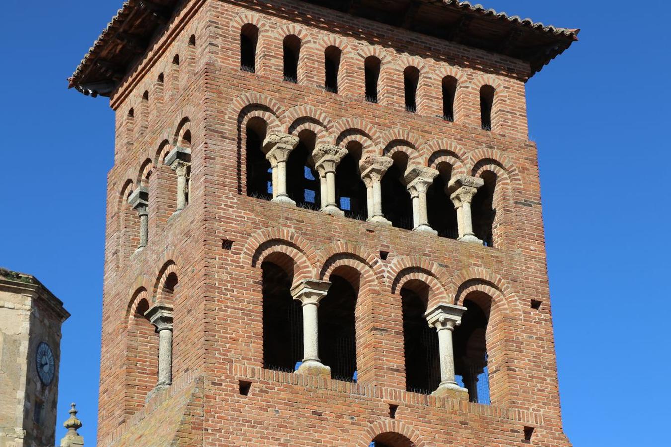 Iglesia de San Tirso