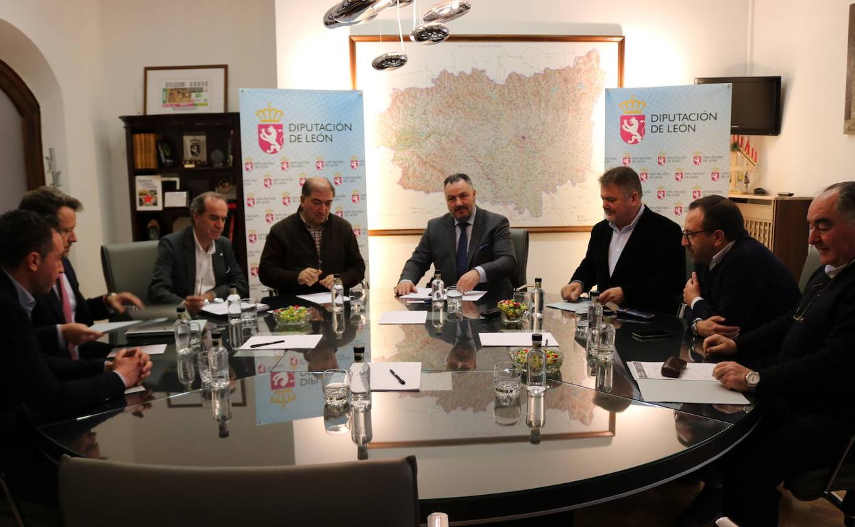 La reunión sirvió para trabajar en favor de la provincia. 