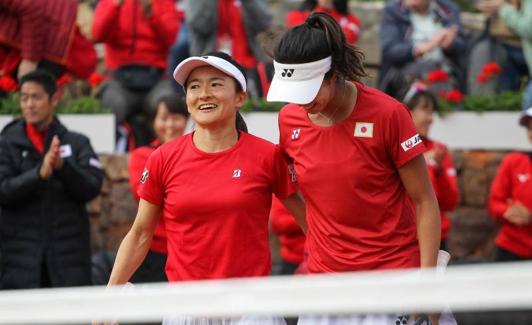 La pareja de dobles japonesa, Aoyama y Shibahara.