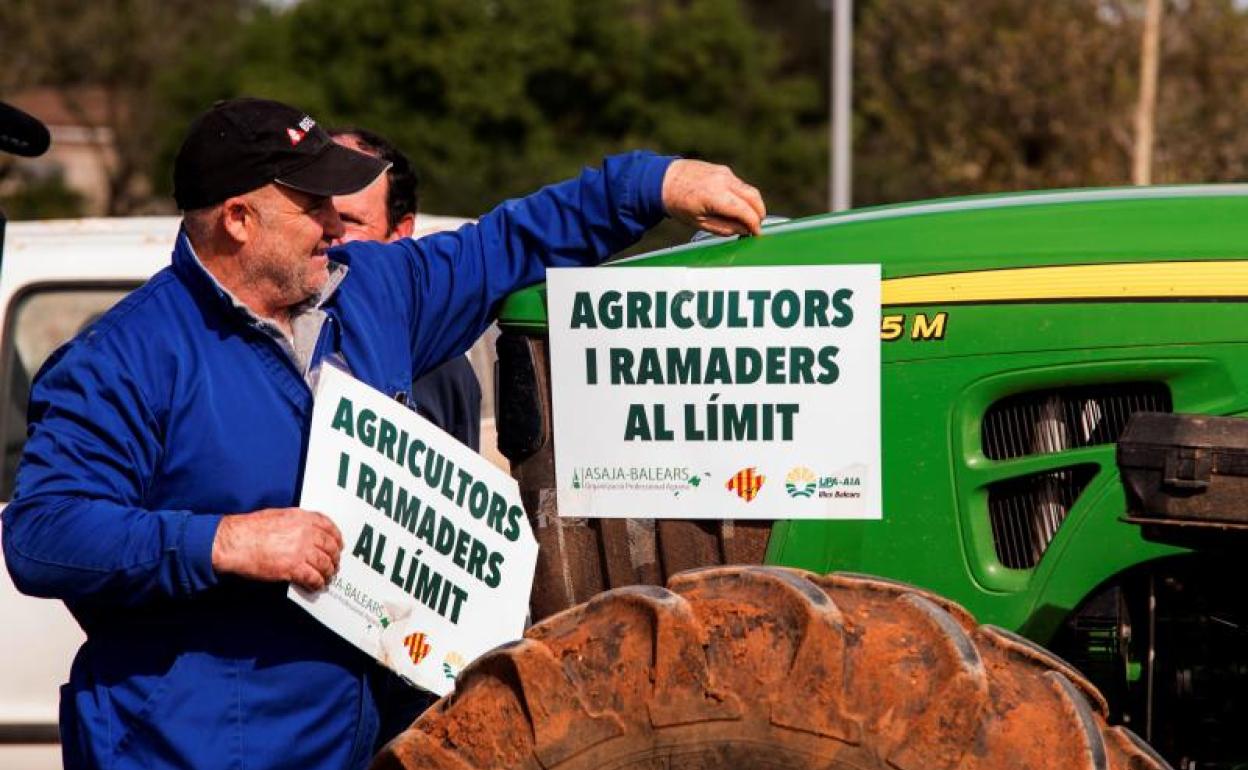 Manifestación de agricultores por los bajos precios.