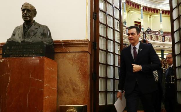 Sánchez emplaza a Casado a que elija entre crispación o diálogo