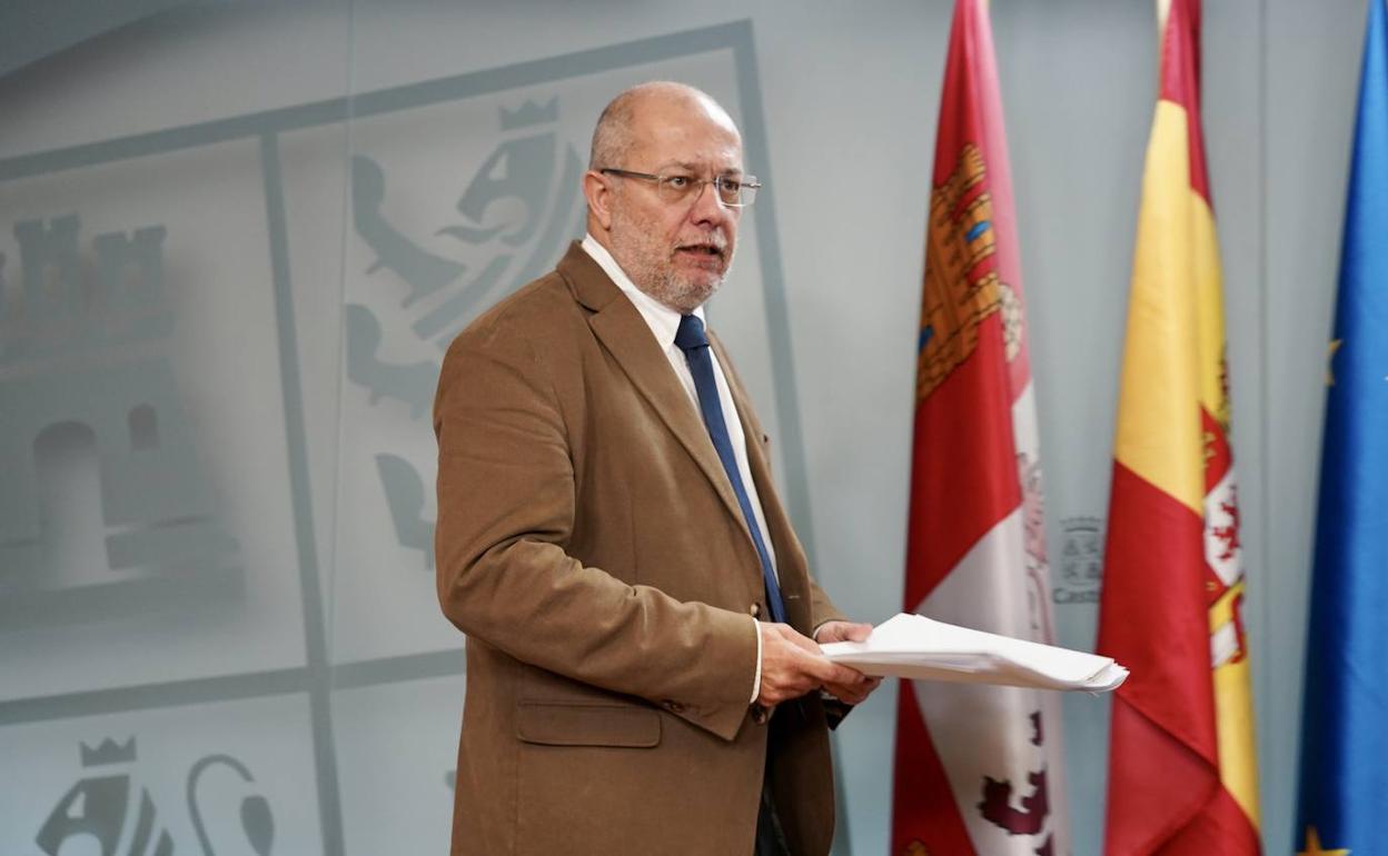 El vicepresidente, portavoz y consejero de Transparencia, Ordenación del Territorio y Acción Exterior, Francisco Igea, comparece en rueda de prensa posterior al Consejo de Gobierno. 