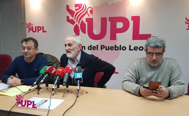 Los sindicatos arropan a Ugal-Upa en la presentación de su tractorada.