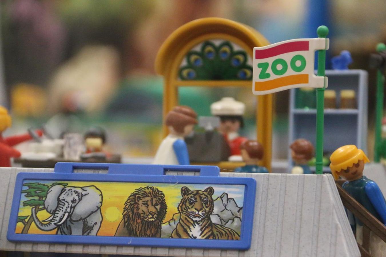 Más de 12.000 piezas de Playmobil dan forma a esta exposición.