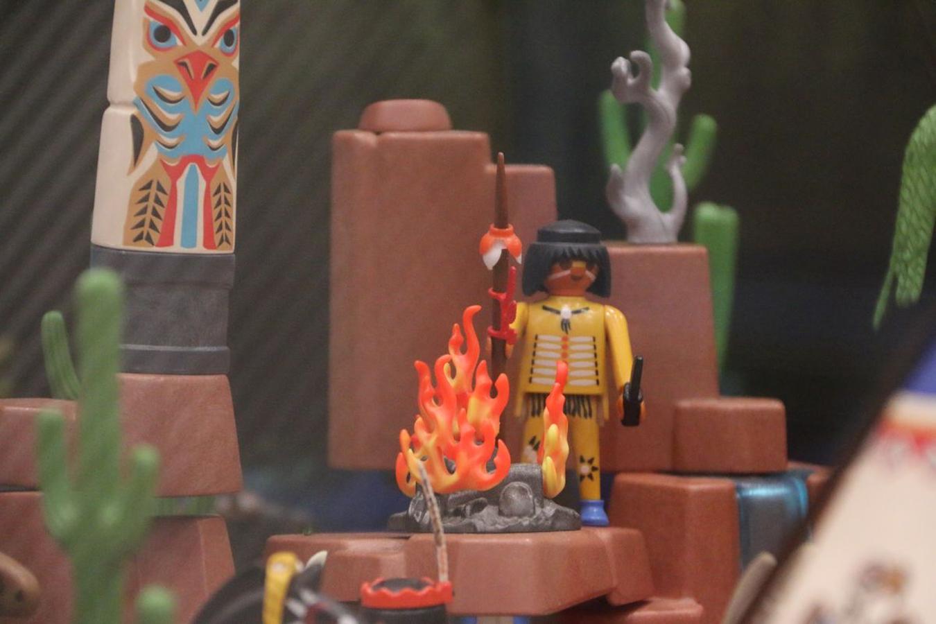 Más de 12.000 piezas de Playmobil dan forma a esta exposición.