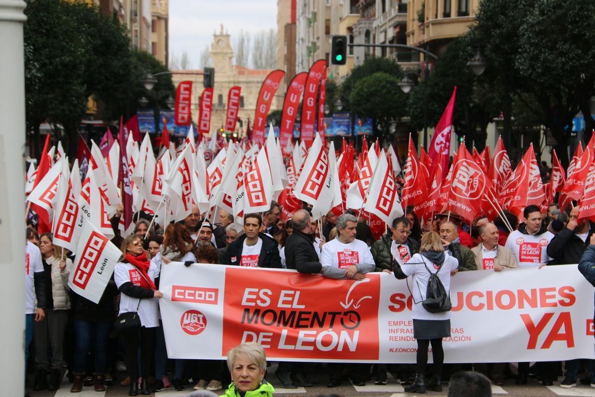 Fotos: La sociedad leonesa se suma a la manifestación del 16F