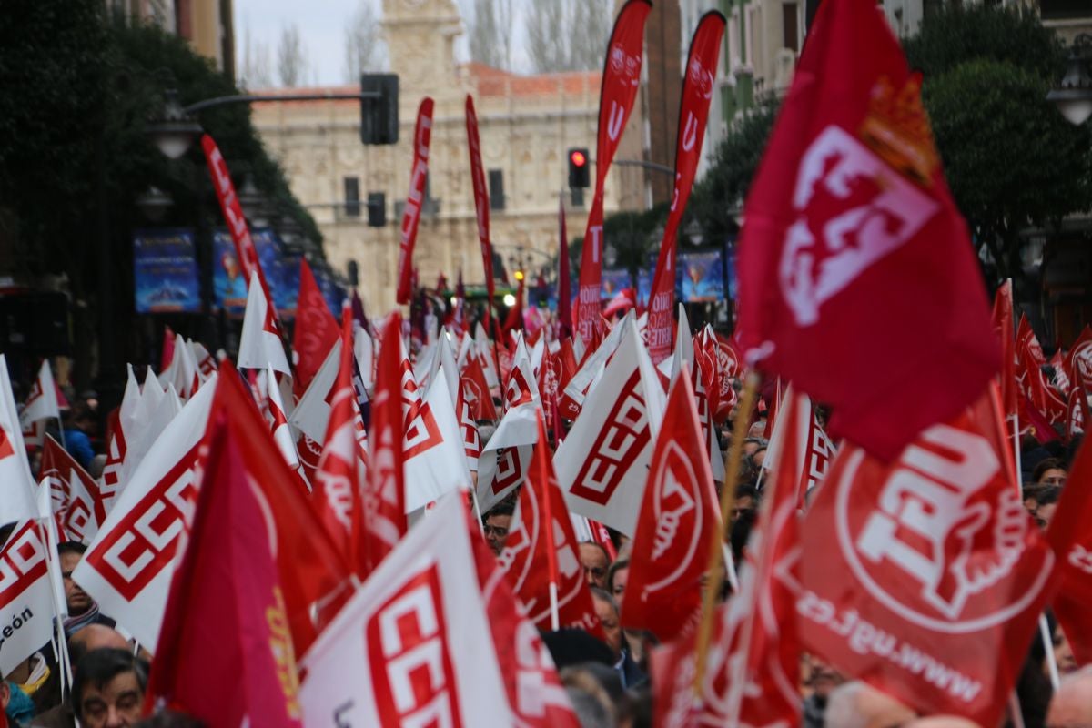 Fotos: La sociedad leonesa se suma a la manifestación del 16F