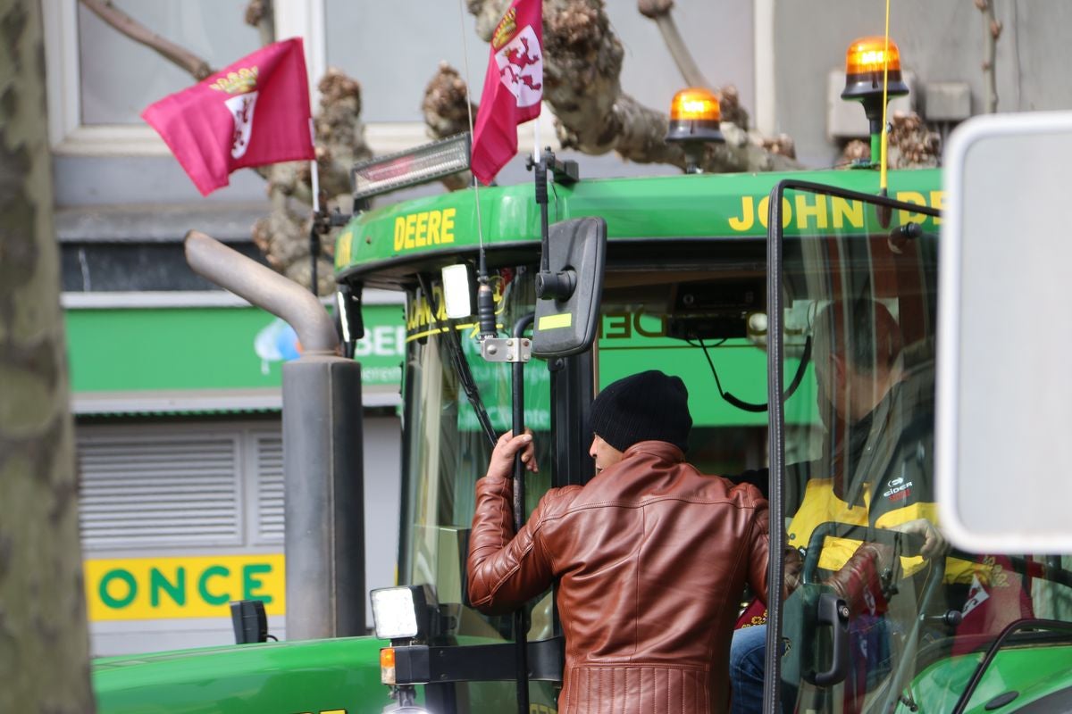 Fotos: La sociedad leonesa se suma a la manifestación del 16F