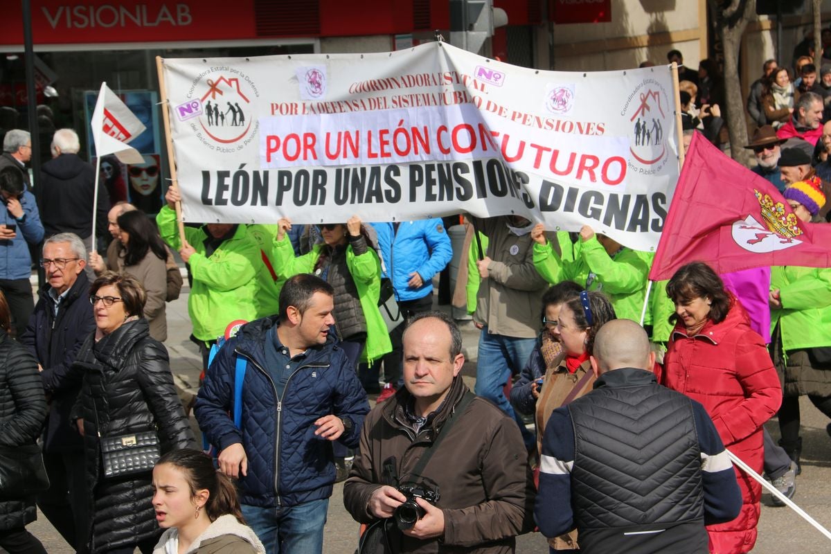 Fotos: La sociedad leonesa se suma a la manifestación del 16F