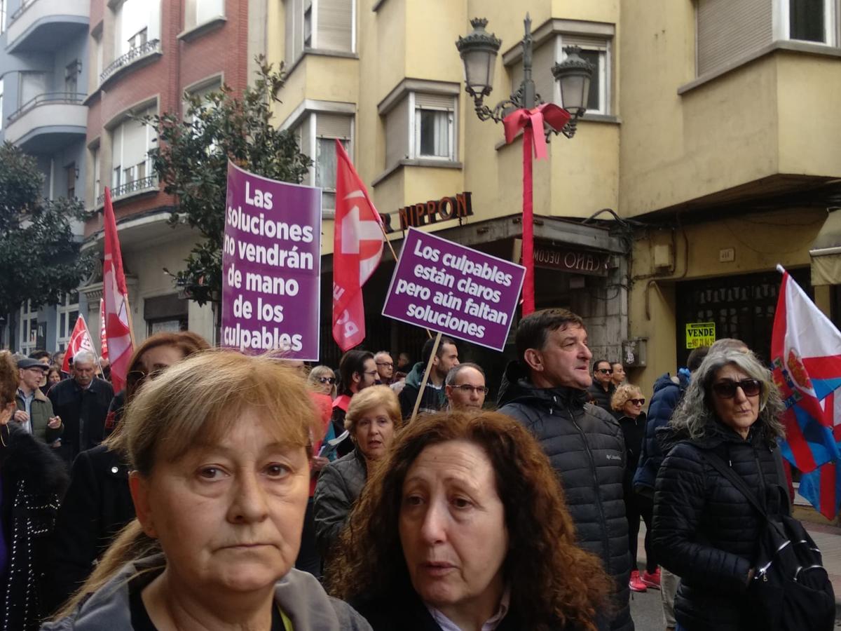 Cientos de personas salen a la calle en defensa del Bierzo y la provincia.