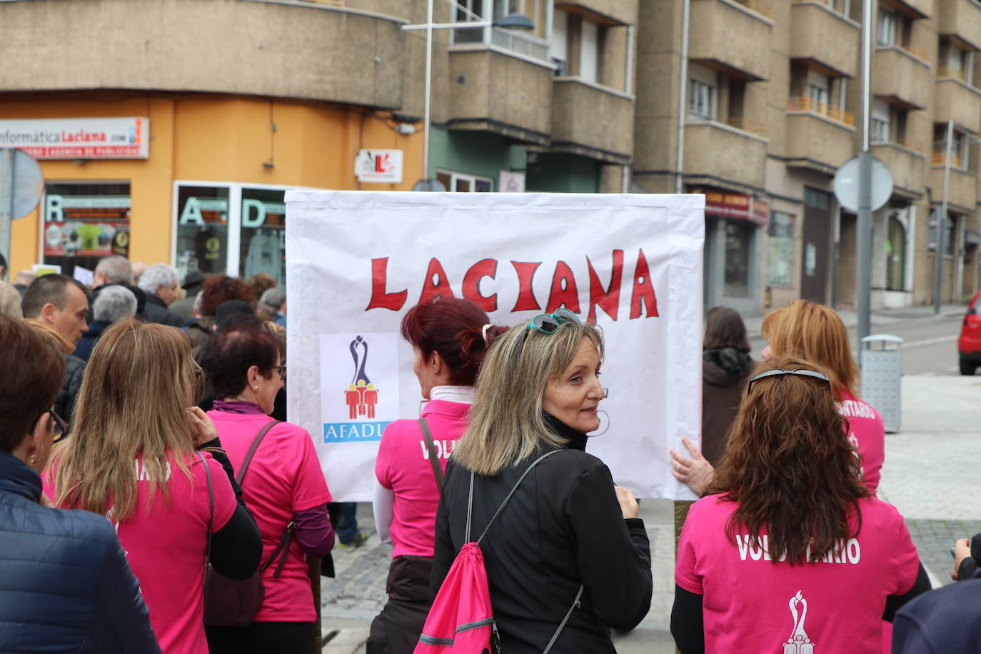 La capital de Laciana, Villablino, concentra el grito de toda una cormarca en defensa de su futuro.