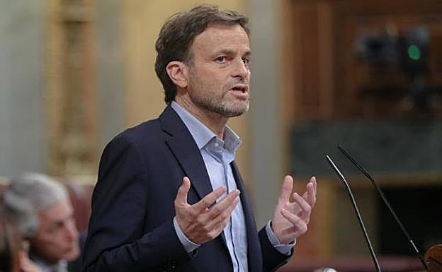 Asens carga contra Torra por «poner obstáculos» a la mesa de diálogo