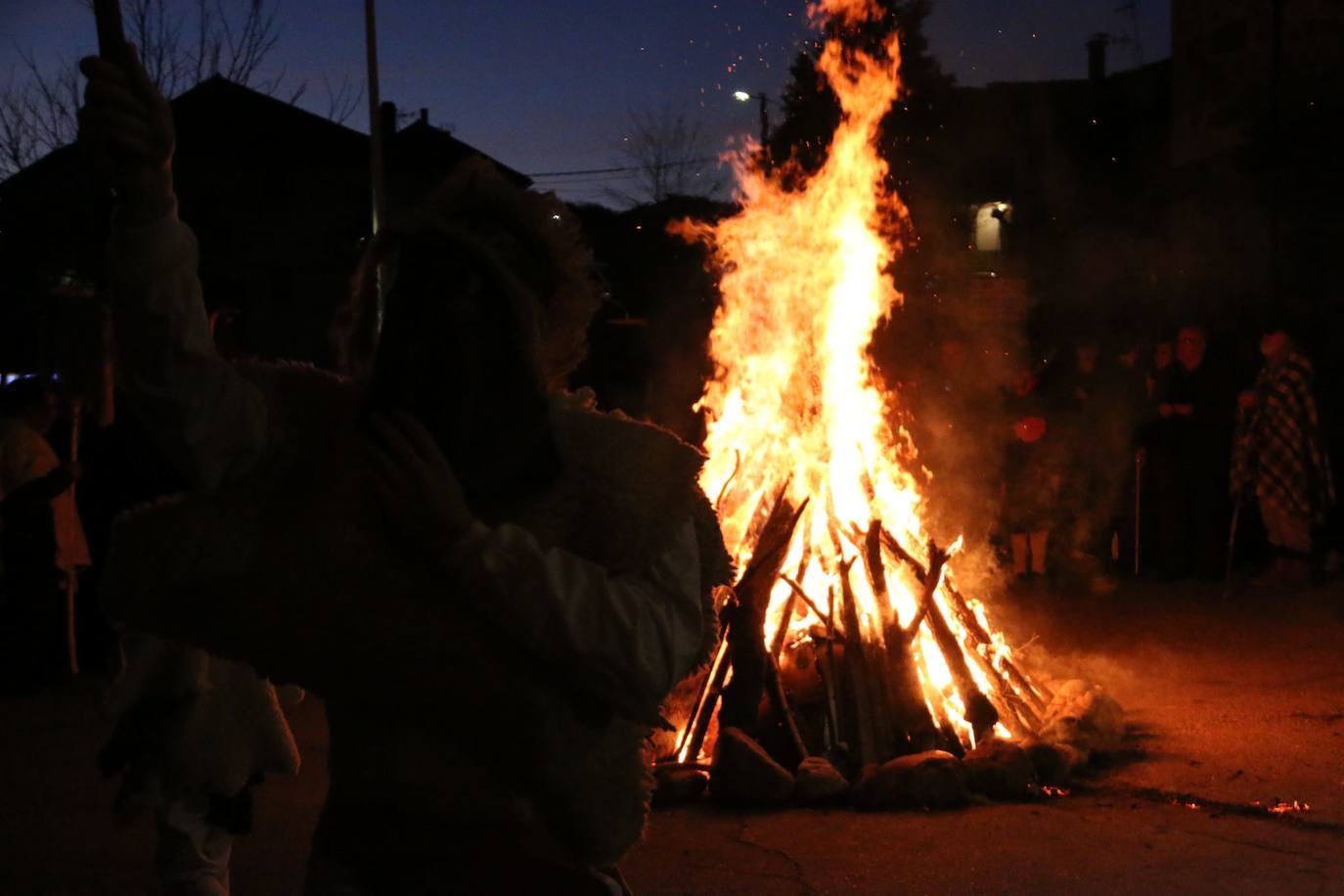 Fotos: Los zafarrones &#039;siembran el terror&#039; en Riello