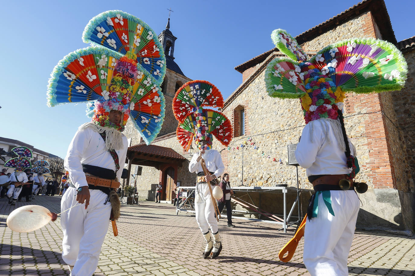 Fotos: Tradicional antruejo en la localidad leonesa de Llamas de la Ribera