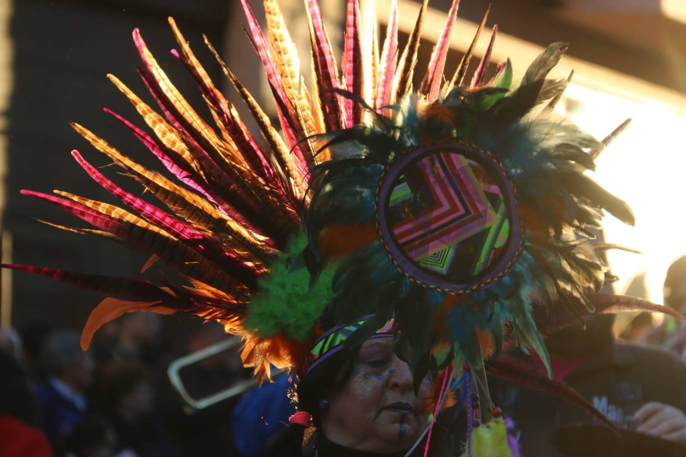 Fotos: Una marea de color y diversión en La Bañeza