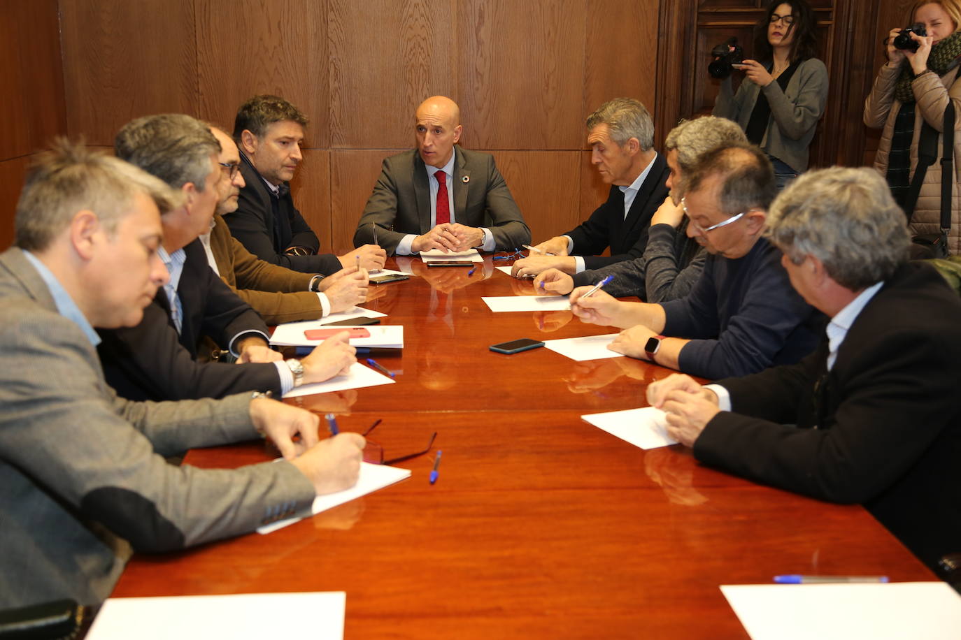 Fotos: Reunión previa a la Mesa por León