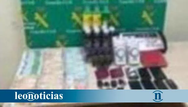 a Guardia Civil desmantela una organización criminal dedicada al tráfico de marihuana y cocaína desde Asturias hacia León. En total han sido detenidas 5 personas, habiéndose realizado un total de 4 registros domiciliarios.