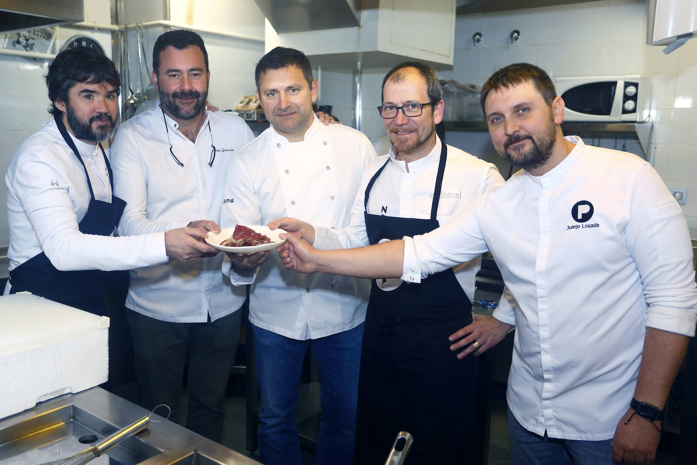 Fotos: León reúne a cinco cocineros con estrella Michelín en torno a la cecina