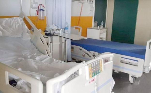 El Hospital de León mantiene la planta 12 como zona de aislamiento, ampliable hasta las 28 camas