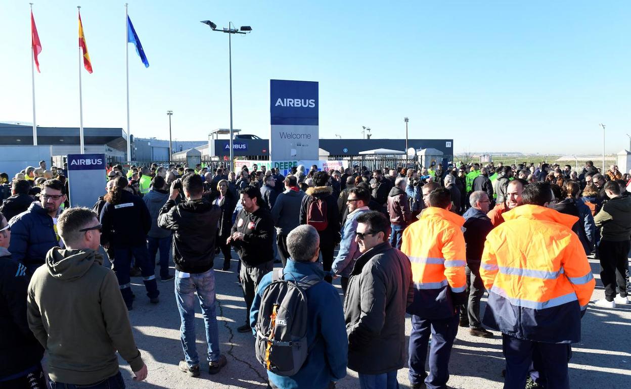 Protestas contra plan de ajuste anunciado por Airbus en la planta de Getafe.