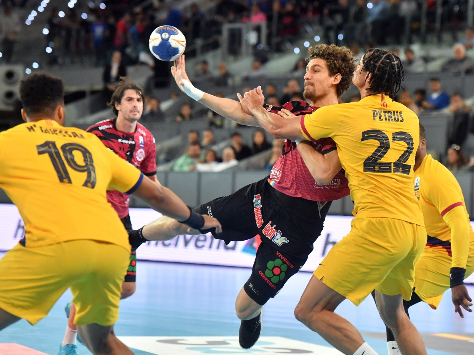 Fotos: Las imágenes del Abanca Ademar-Barça de la Copa del Rey