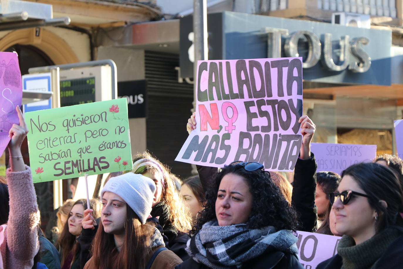 Fotos: El 8M en los &#039;versos&#039; de cartón