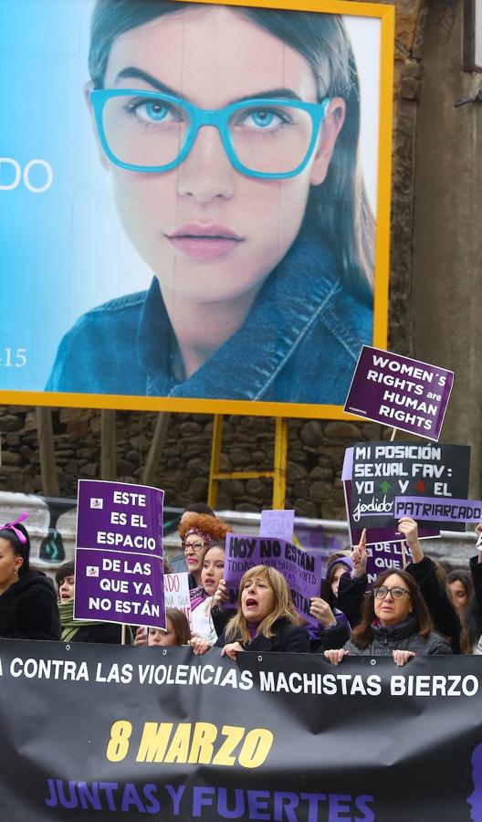Manifestación en Ponferrada con motivo del Día Internacional de la Mujer