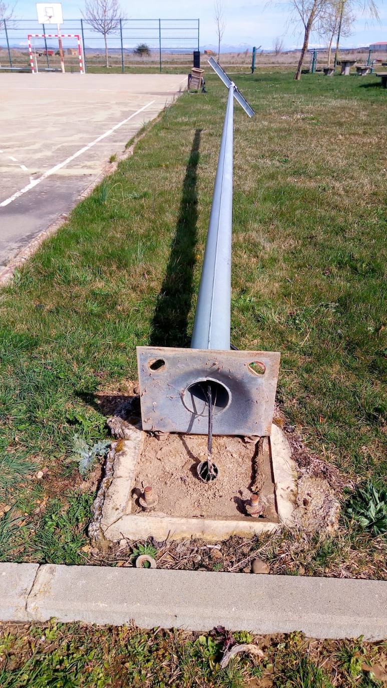 Fotos: Robo en el polideportivo de Reliegos