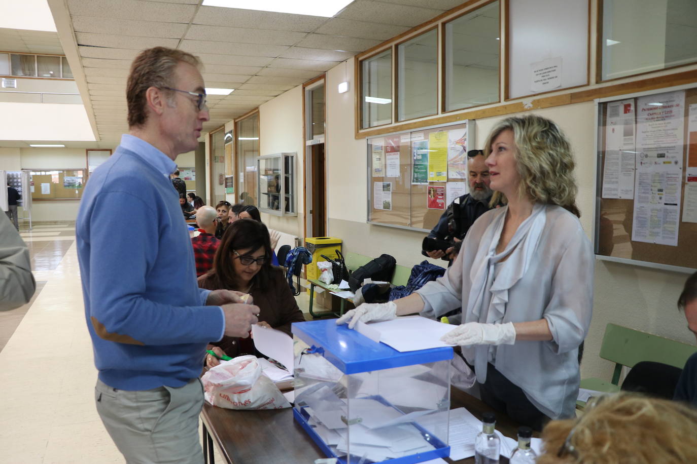 Fotos: La ULE vota a su próximo rector