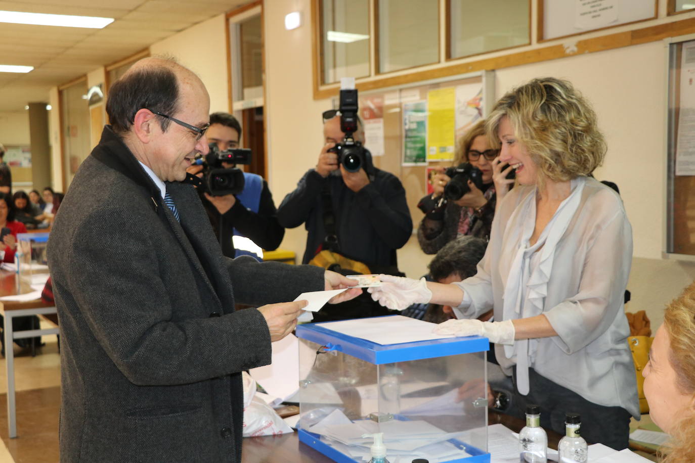 Fotos: La ULE vota a su próximo rector