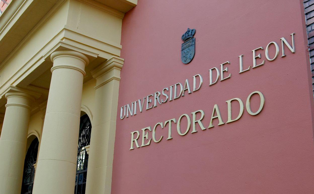 Imagen del rectorado de la Universidad de León.