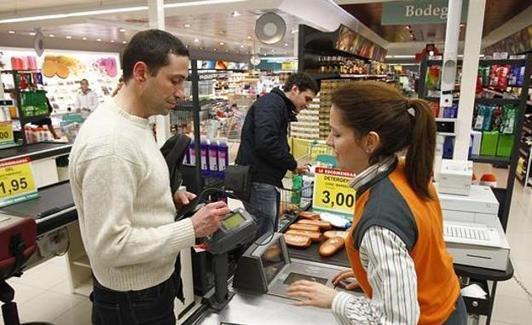 Imagen de una línea de caja de Mercadona.