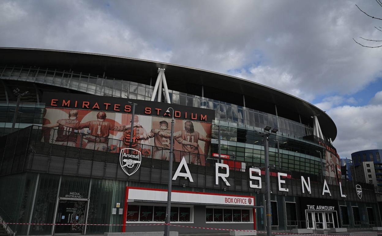 Fachada del estadio del Arsenal. 