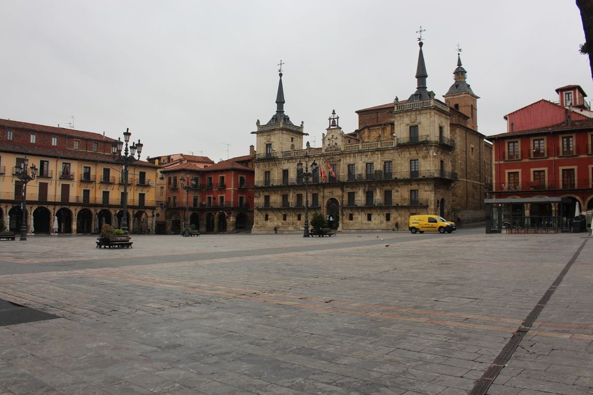 La capital sigue despertándose bajo el Estado de Alarma.