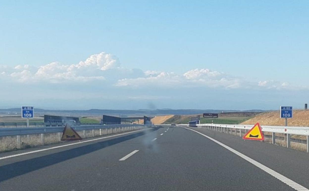 Imagen de las señales en la A-60. 