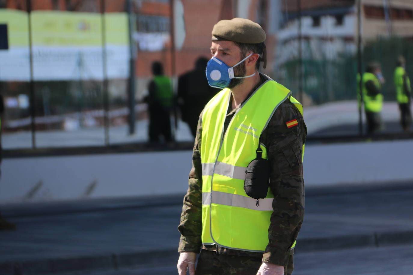 Fotos: El Regimiento de Artillería de Campaña patrulla por León