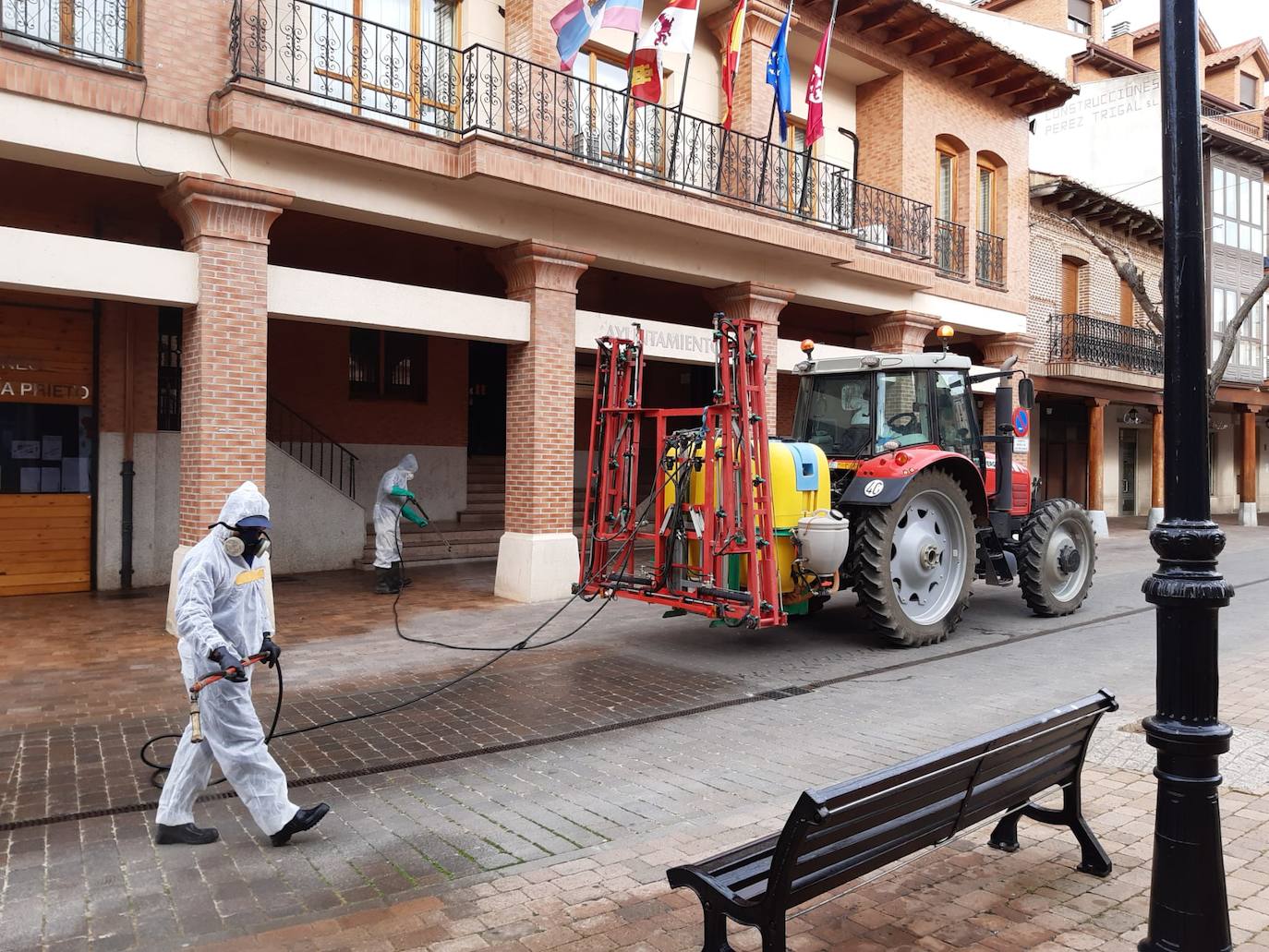 Santa María del Páramo se desinfecta