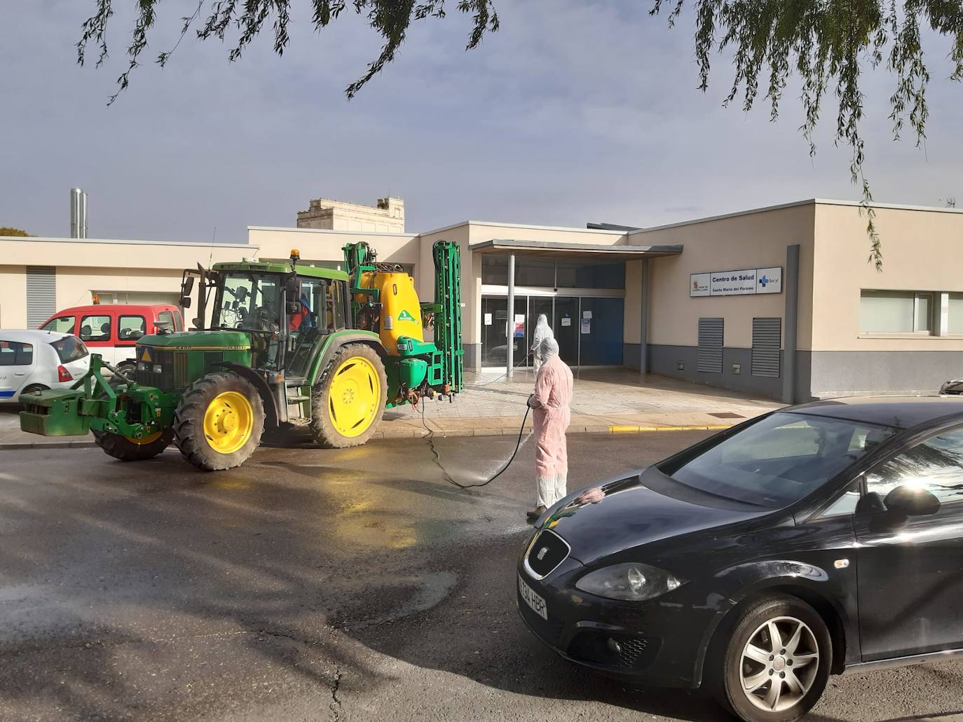 Santa María del Páramo se desinfecta