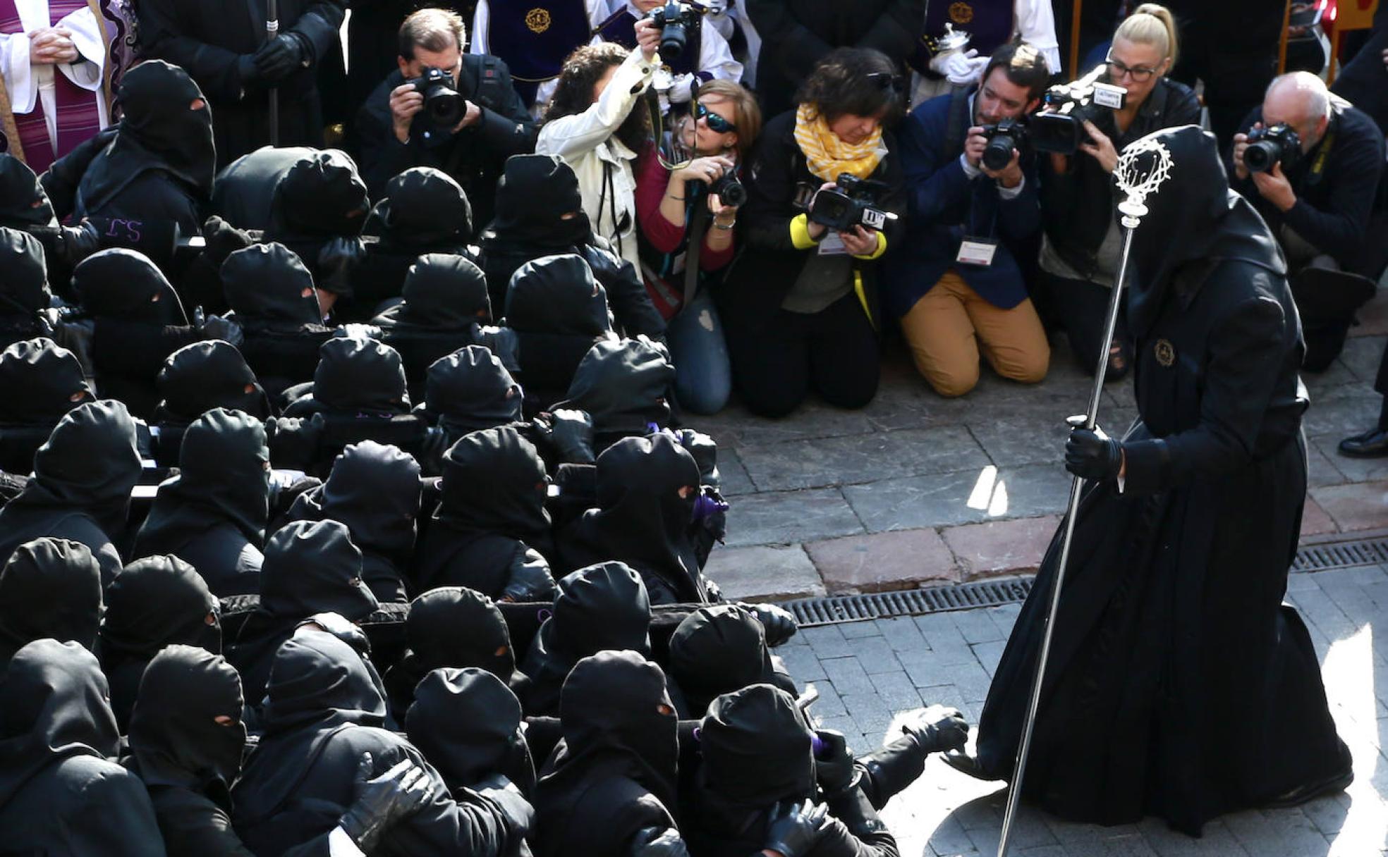 Acto de El Encuentro, en la procesión de Los Pasos de León.
