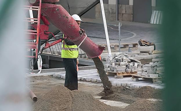 Trabajadores en una obra.