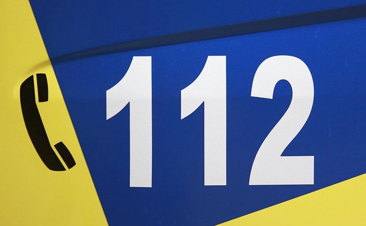 Un camión cisterna y una furgoneta chocan en la A-6 a su paso por Camponaraya sin dejar heridos