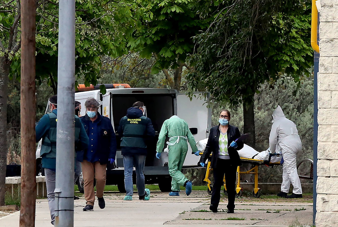 Fotos: Hallado muerto un joven de 18 años con un golpe en la cabeza en Laguna de Duero