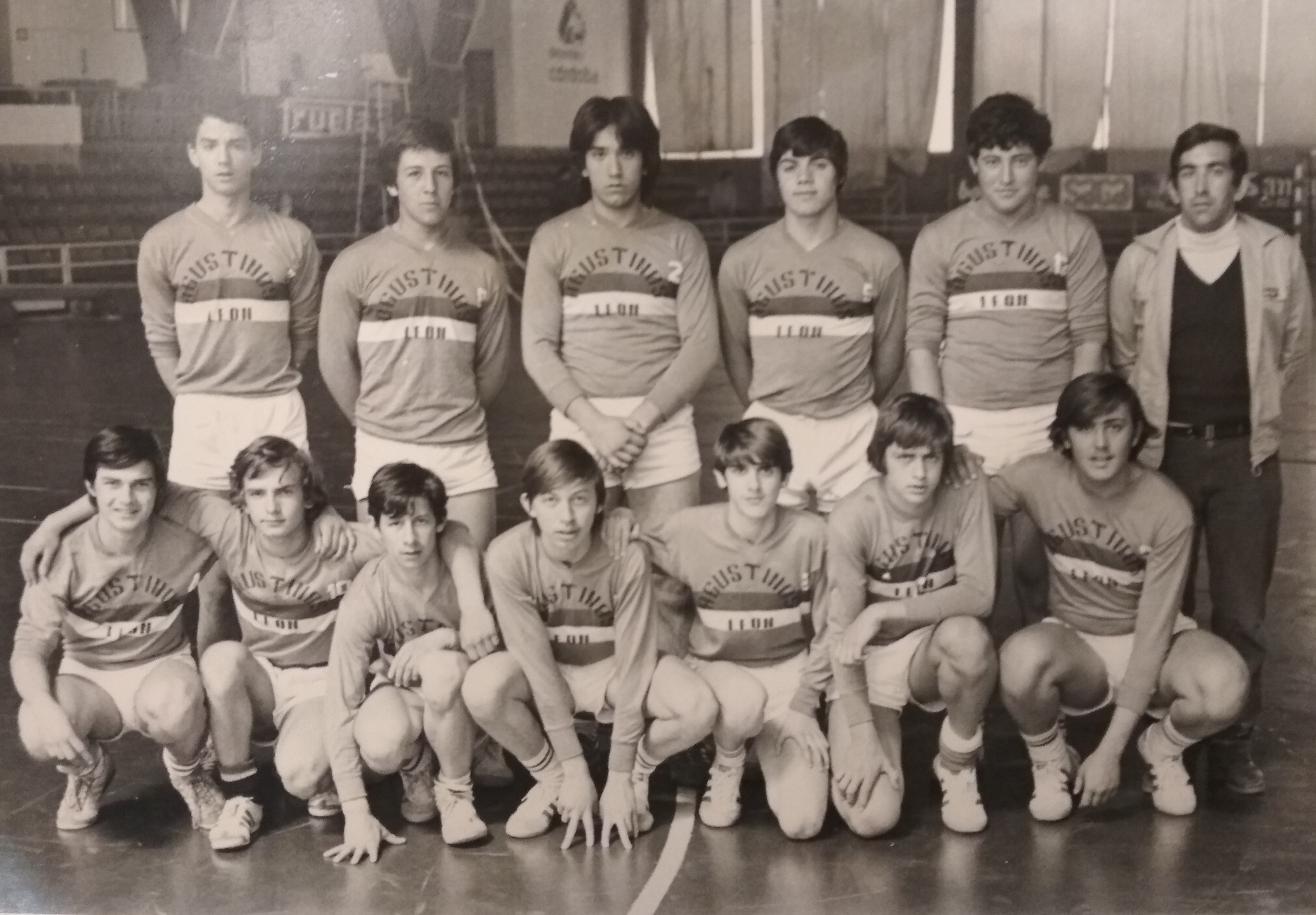 Equipo de Agustinos de voleibol.