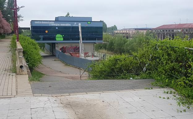 El acceso al río Bernesga sin precinto.