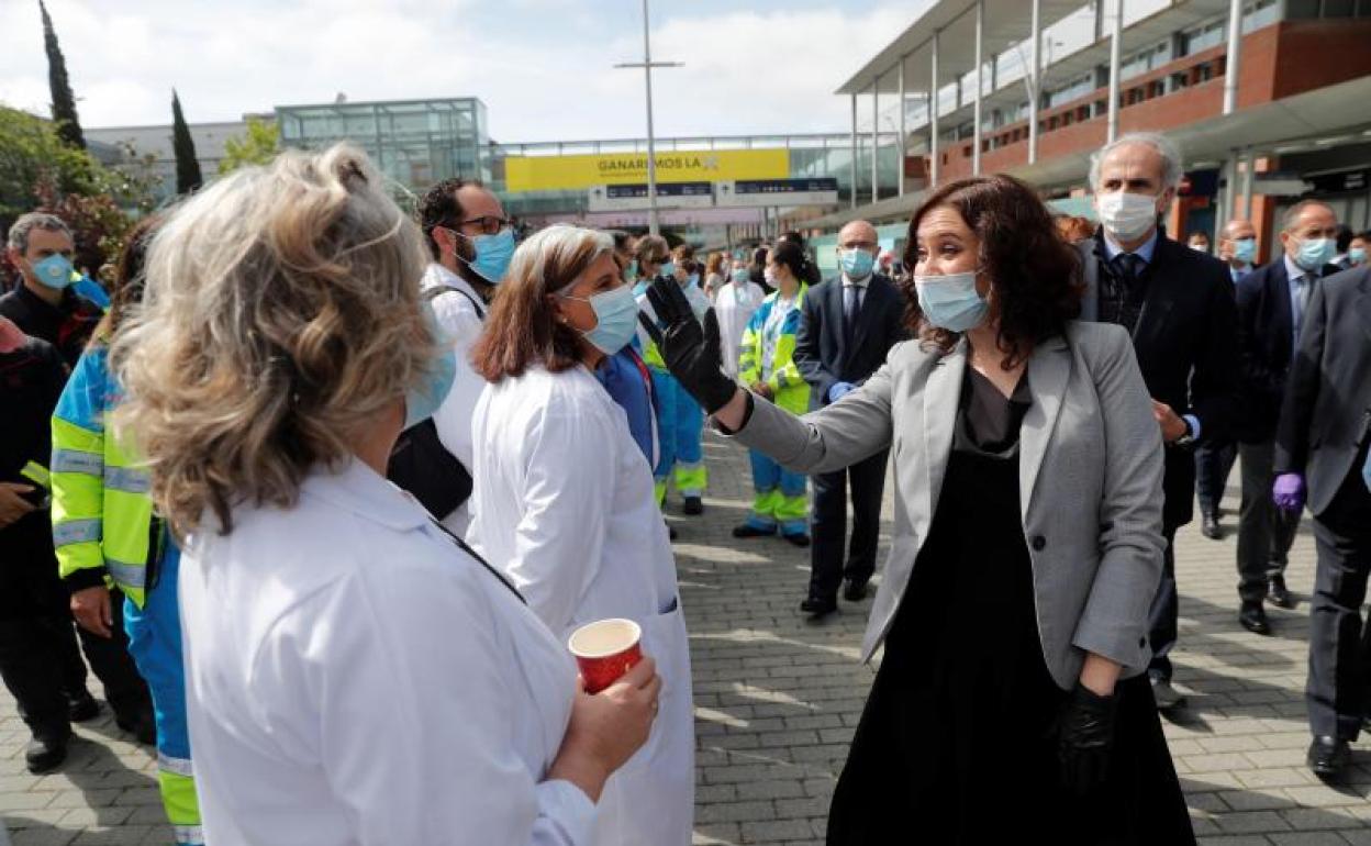 Isabel Díaz Ayuso, presidenta de la Comunidad de Madrid, en el cierre del hospital de Ifema 