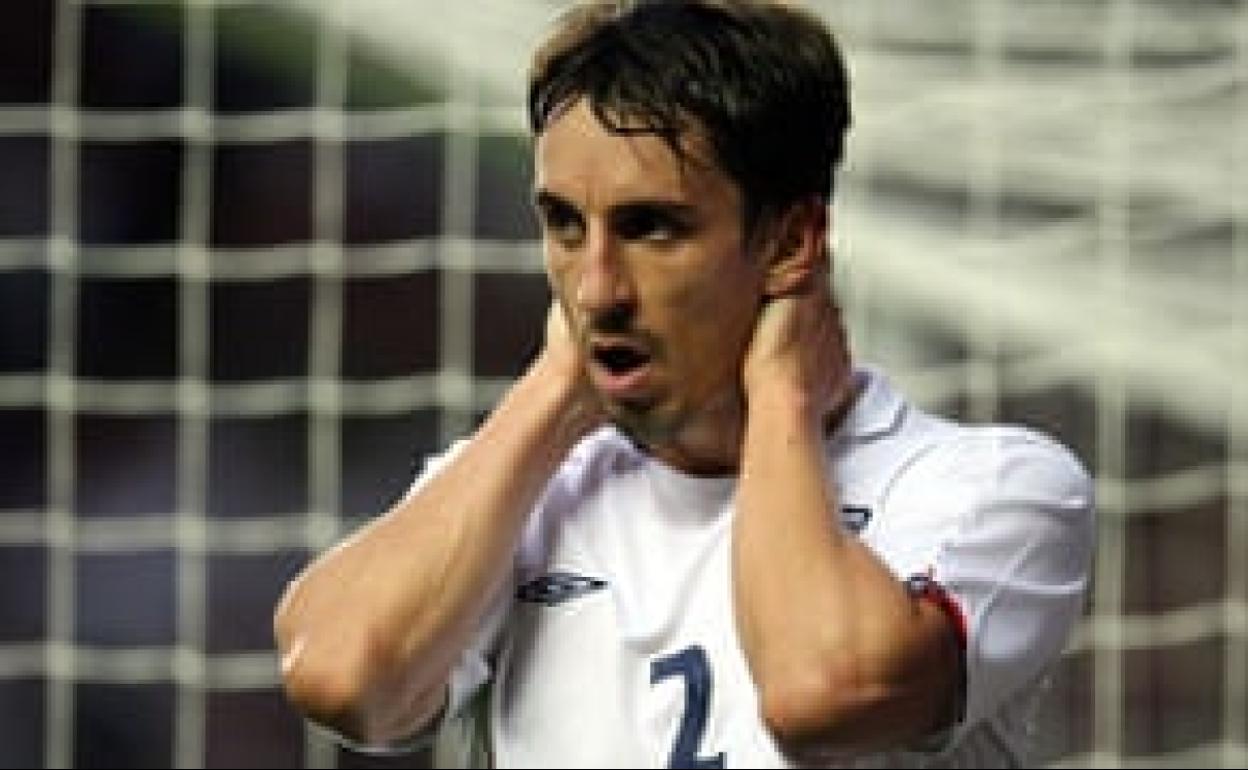 Gary Neville, en un partido con la selección inglesa. 